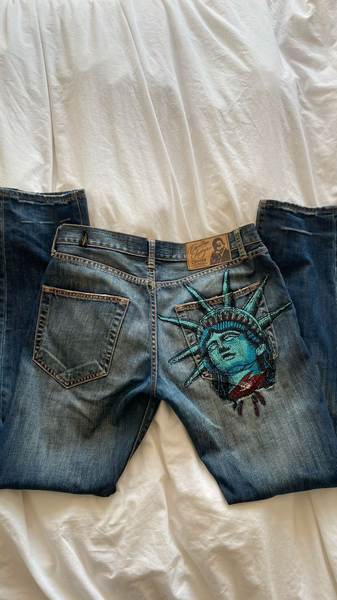Y2k 2000s Statue of Liberty Di - огляд і ціна Vintage Collectible Buttons