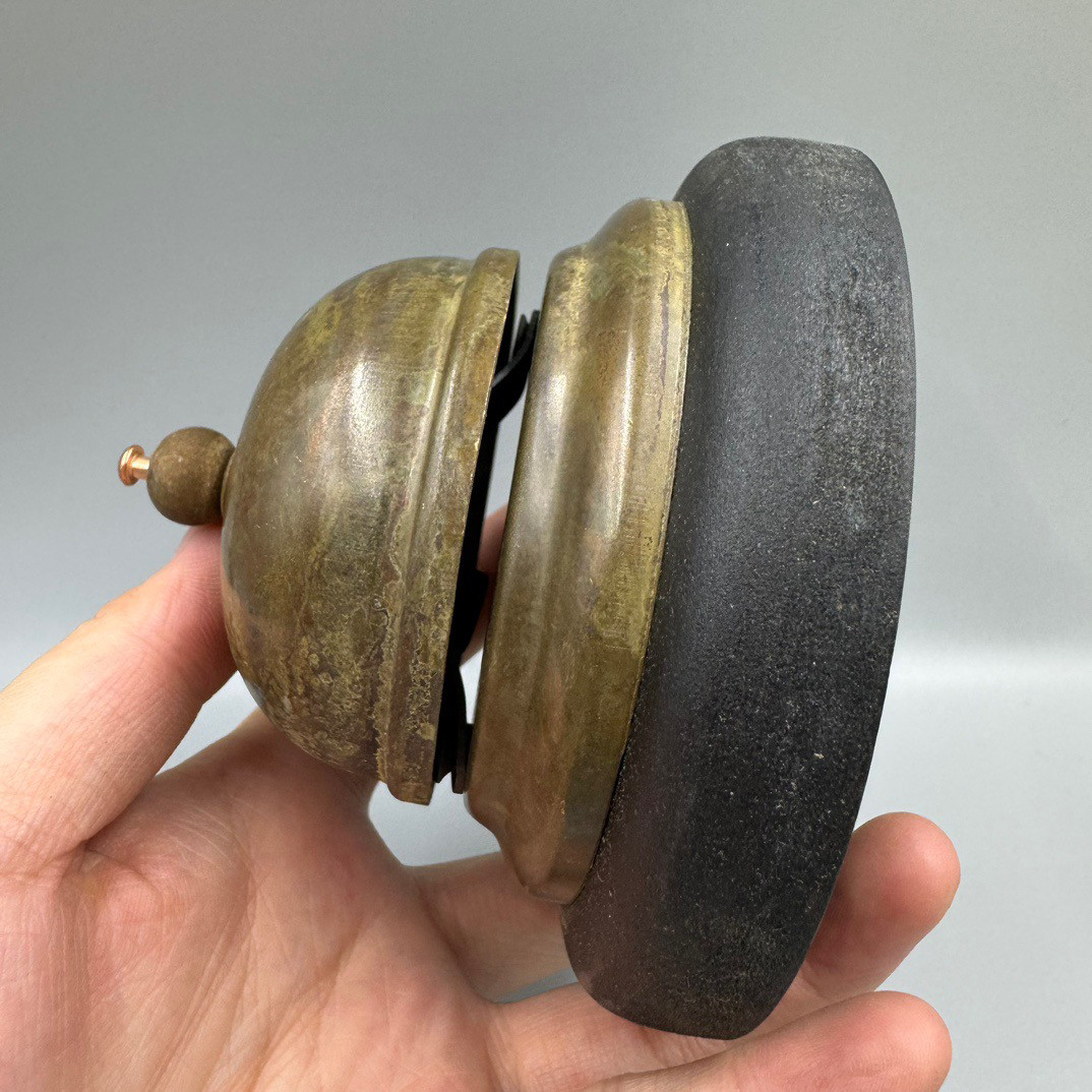 Vintage Retro Brass Bell Repub - огляд і ціна Vintage Collectible Bells
