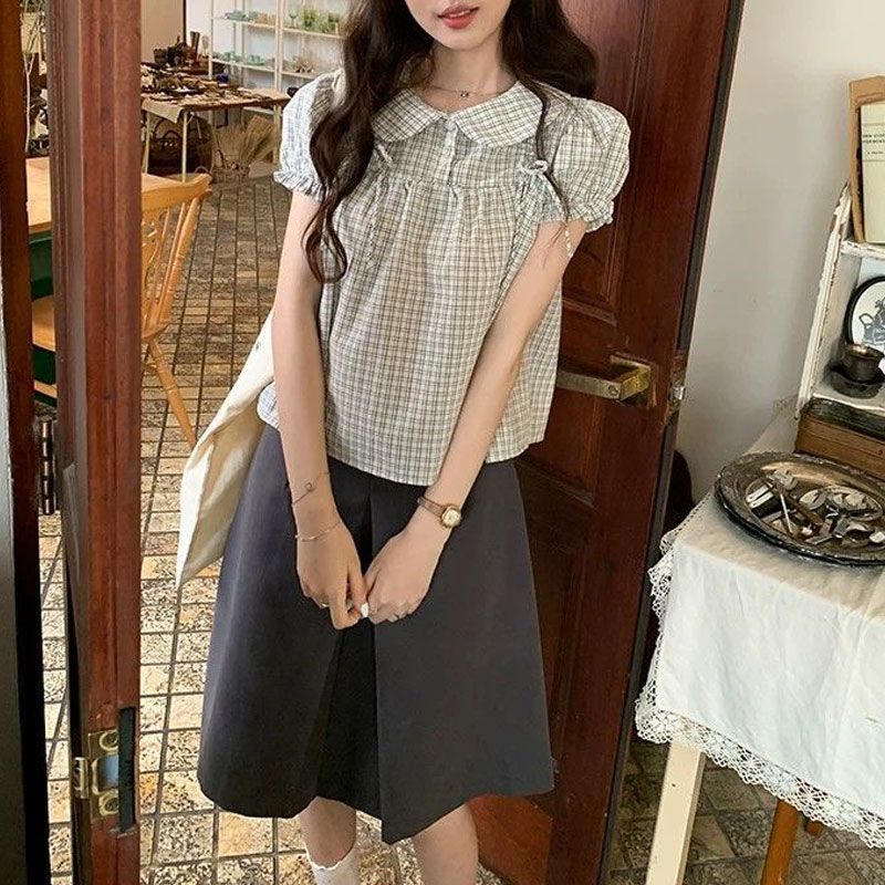Female Clothing Preppy Style D - огляд і ціна Vintage Collectible Buttons
