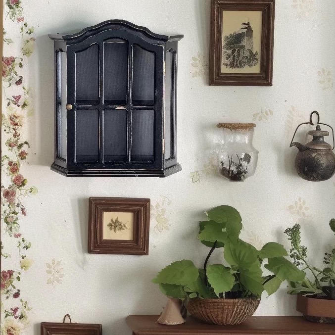 Vintage Distressed Wood Wall C - огляд і ціна Vintage Collectible Glass