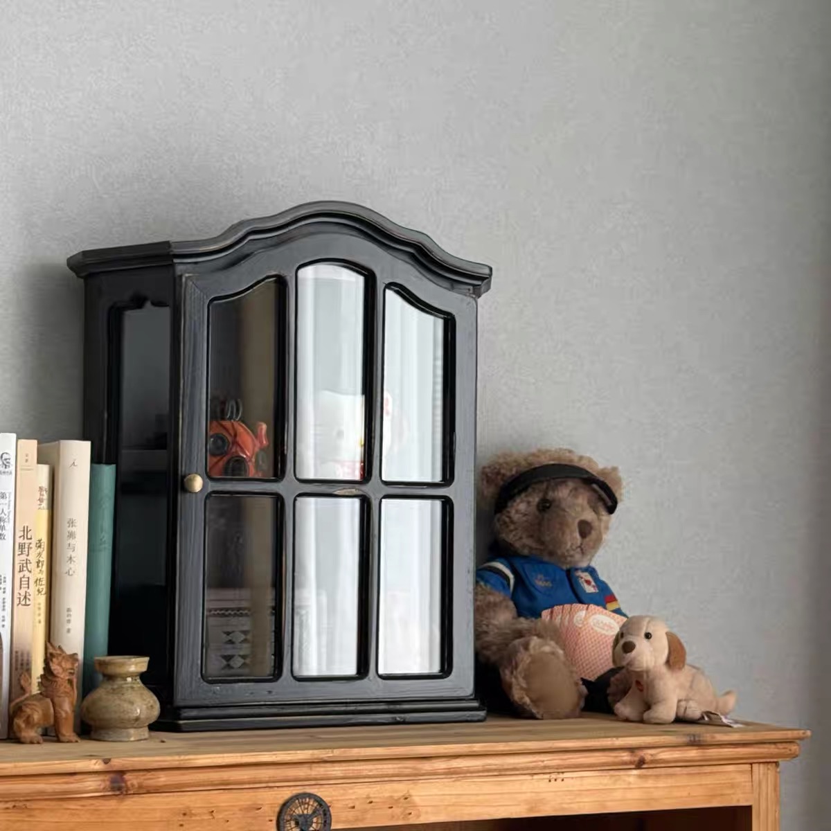 Vintage Distressed Wood Wall C - огляд і ціна Vintage Collectible Glass