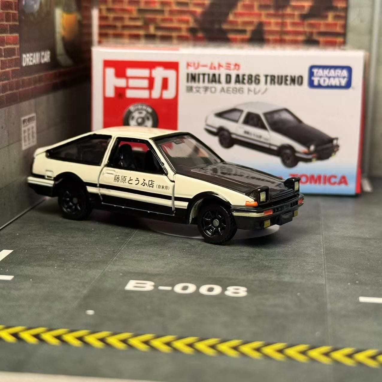 Dream Tomica NO. 145 Initial D - огляд і ціна Vintage Collectible Model Cars