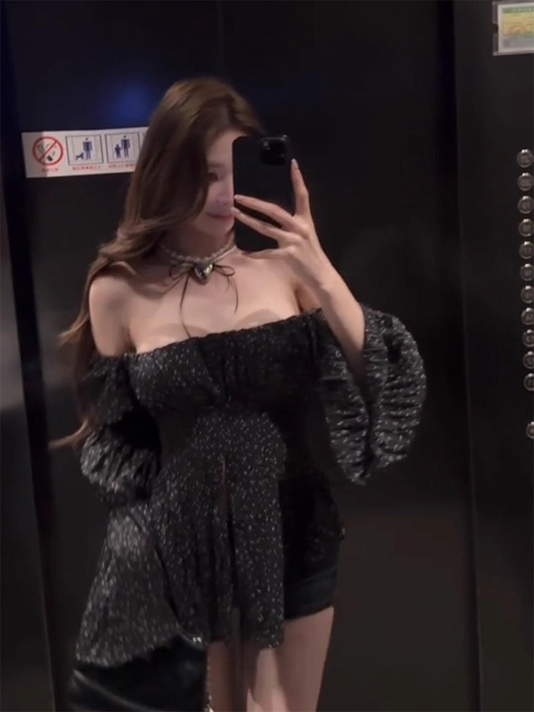 Black Bell Sleeve Top And High - огляд і ціна Vintage Collectible Bells